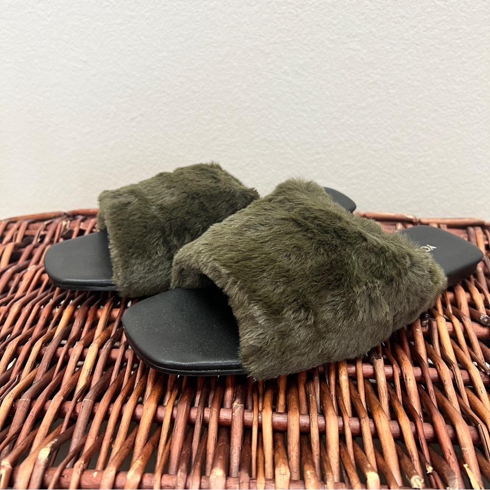 NIB Yosi Samra Nora Olive Green Fur Furry Slippers Sandals Shoes Sz 7 8 9 - Picture 3 of 5
